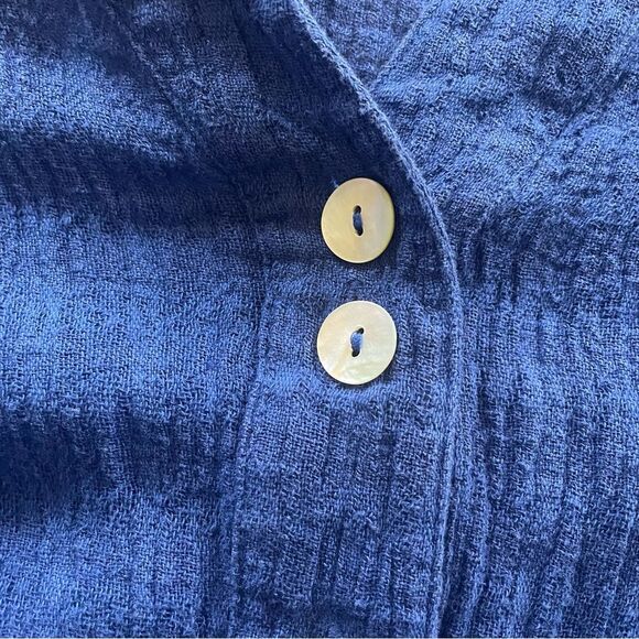 Soft Surroundings Women’s Blue Linen Blend V Neck Tunic Top w Buttons Size M - Picture 10 of 10